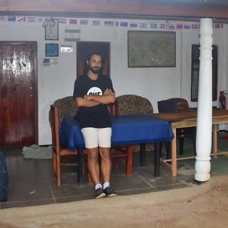 Meera Homestay & Guest House Anurâdhapura Extérieur photo