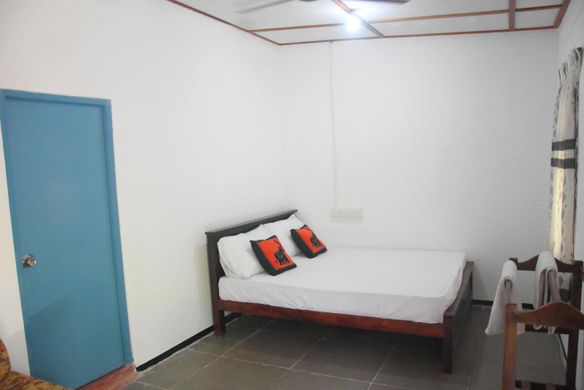 Meera Homestay & Guest House Anurâdhapura Extérieur photo