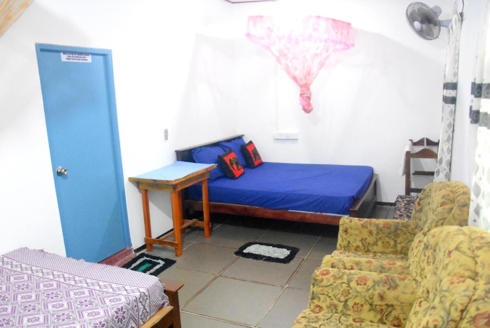 Meera Homestay & Guest House Anurâdhapura Extérieur photo