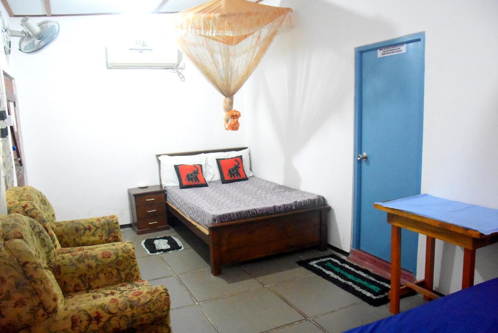 Meera Homestay & Guest House Anurâdhapura Extérieur photo