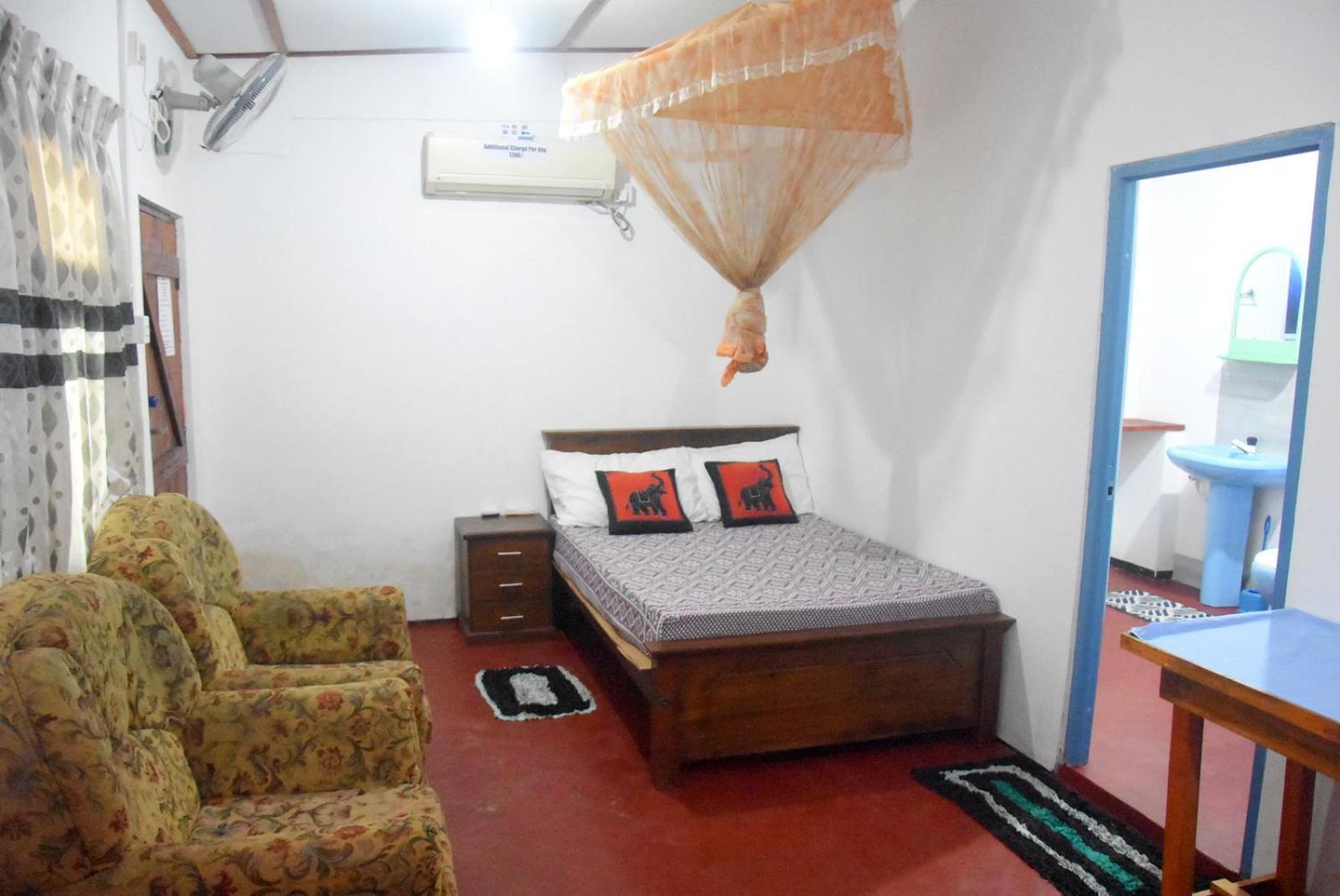 Meera Homestay & Guest House Anurâdhapura Extérieur photo