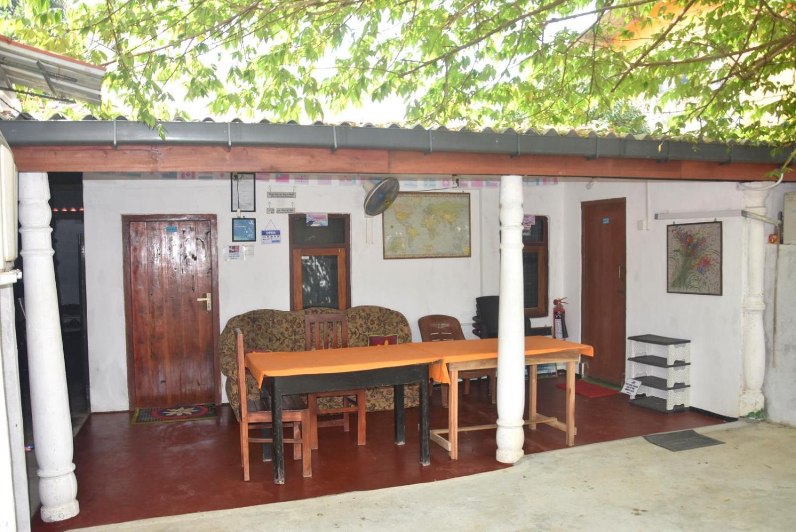Meera Homestay & Guest House Anurâdhapura Extérieur photo