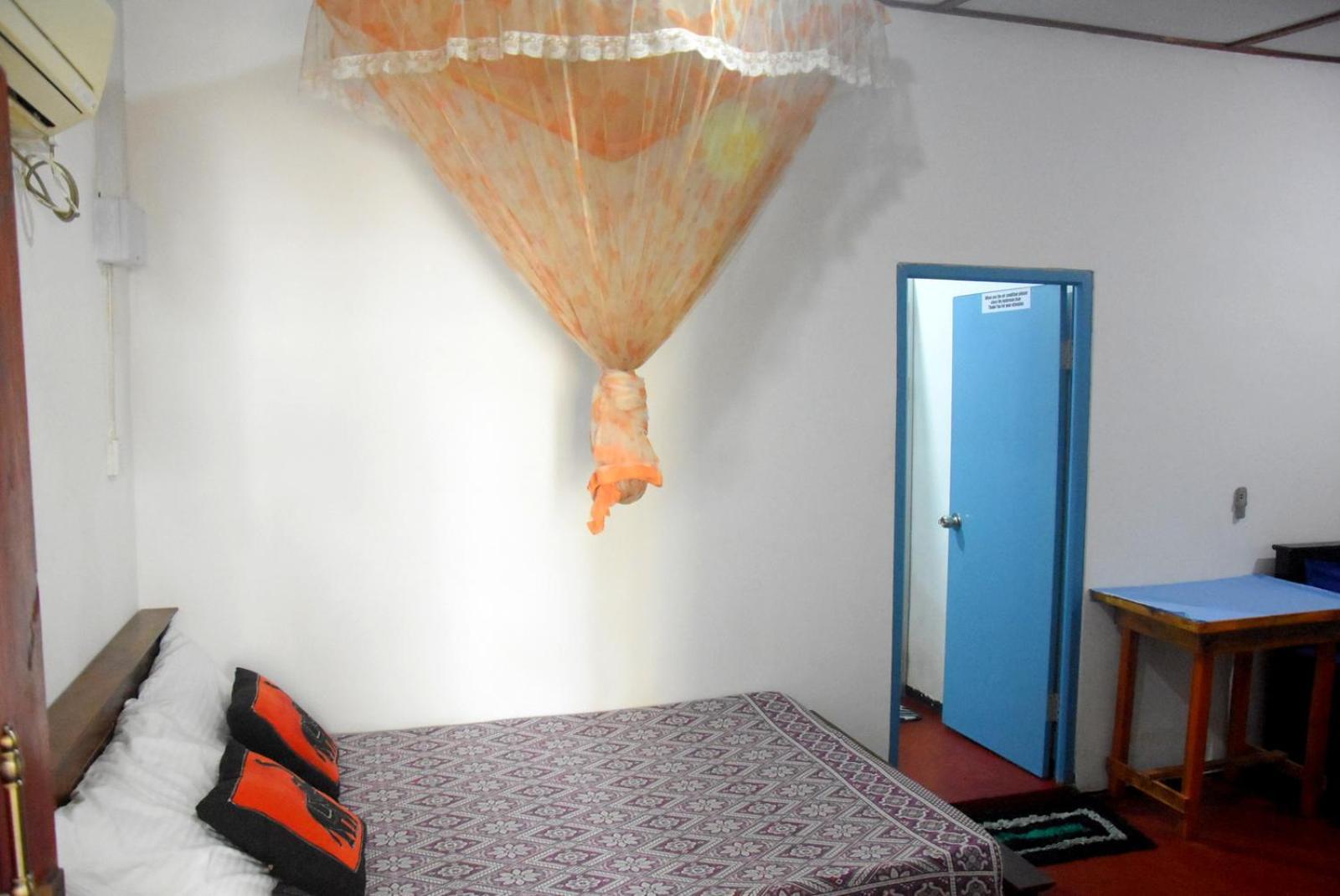 Meera Homestay & Guest House Anurâdhapura Extérieur photo